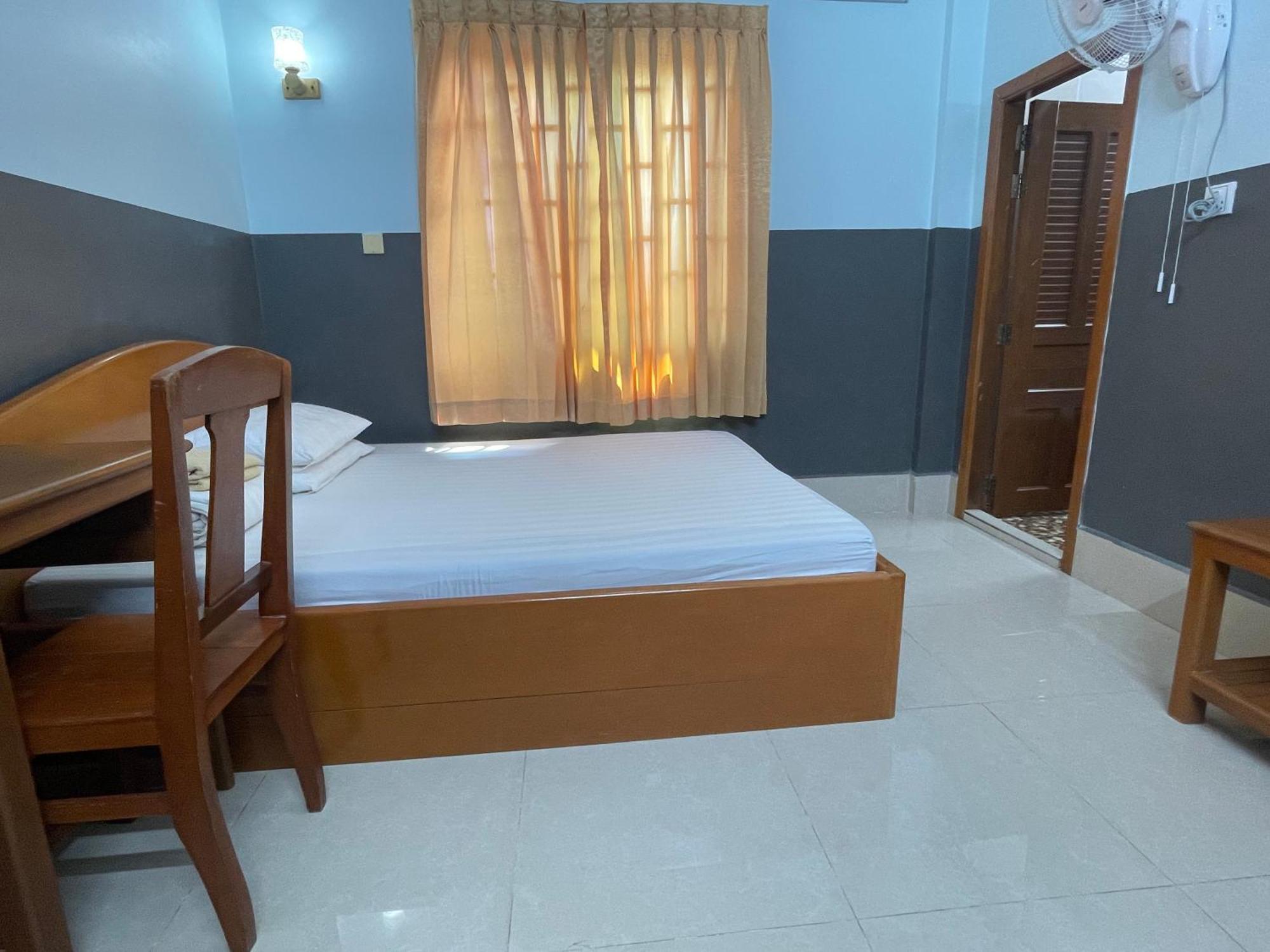 Apsara Guest House Kampot City Exteriör bild