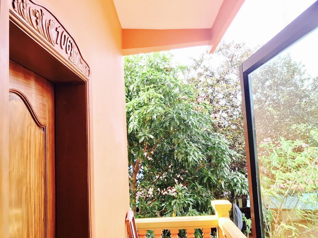 Apsara Guest House Kampot City Exteriör bild